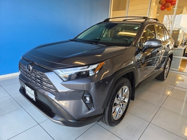 2023 Toyota RAV4 Limited's photo