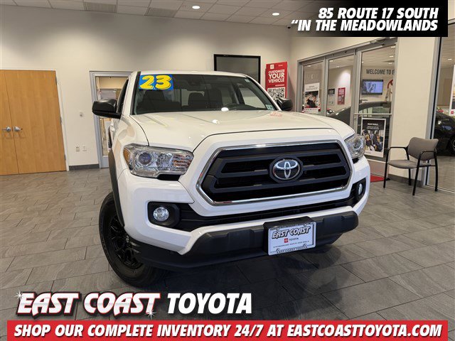 2023 Toyota Tacoma SR5's photo