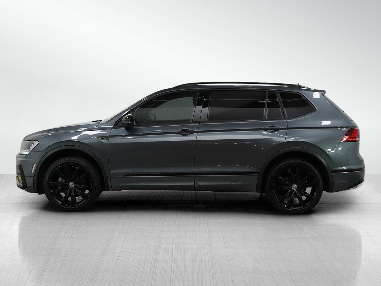 Used 2021 Volkswagen Tiguan SE R-LINE BLACK with VIN 3VV2B7AX8MM056666 for sale in Bloomington, Minnesota