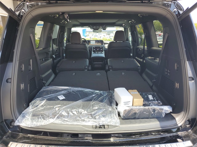 2025 Nissan Armada Platinum photo 5