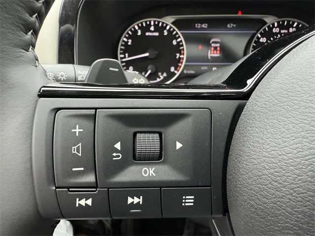 2025 Nissan Pathfinder SL photo 28