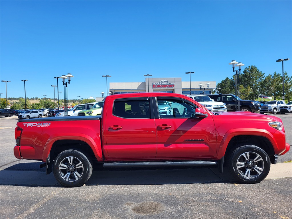 2019 Toyota Tacoma TRD Sport V6 photo 2