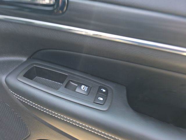 2021 Jeep Grand Cherokee Anniversary Edition photo 32