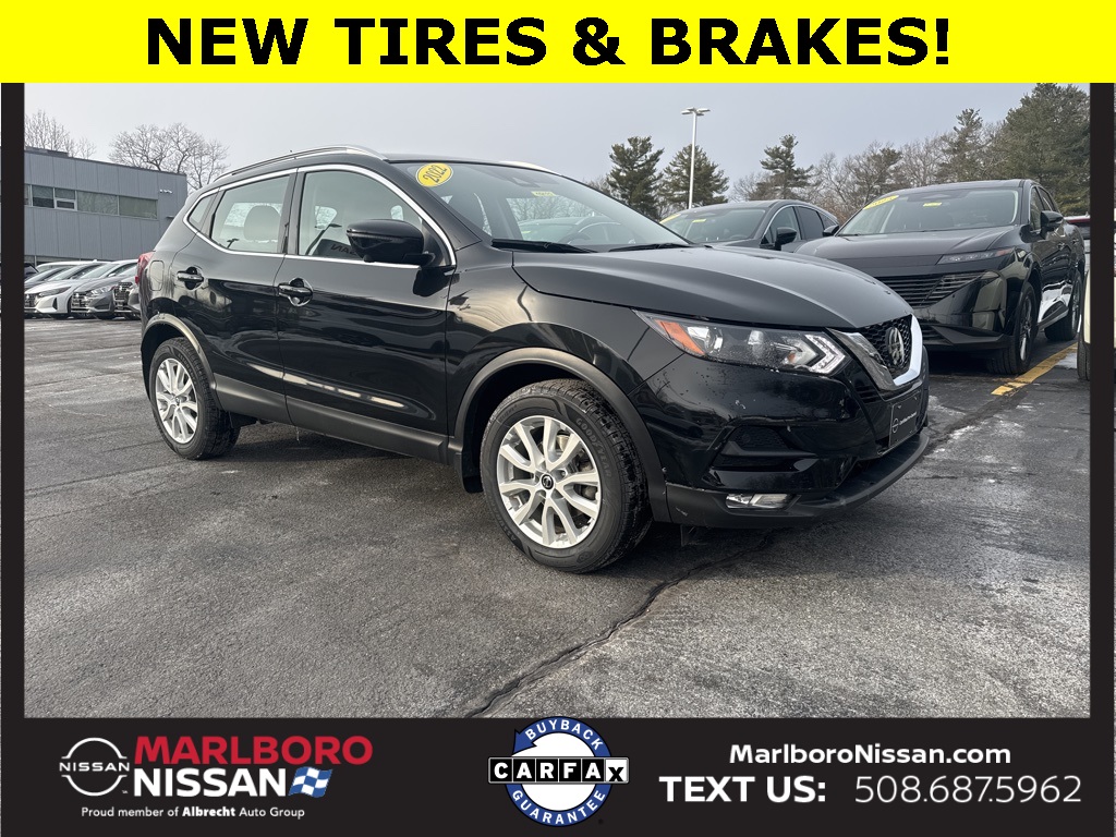 2022 Nissan Rogue Sport SV's photo