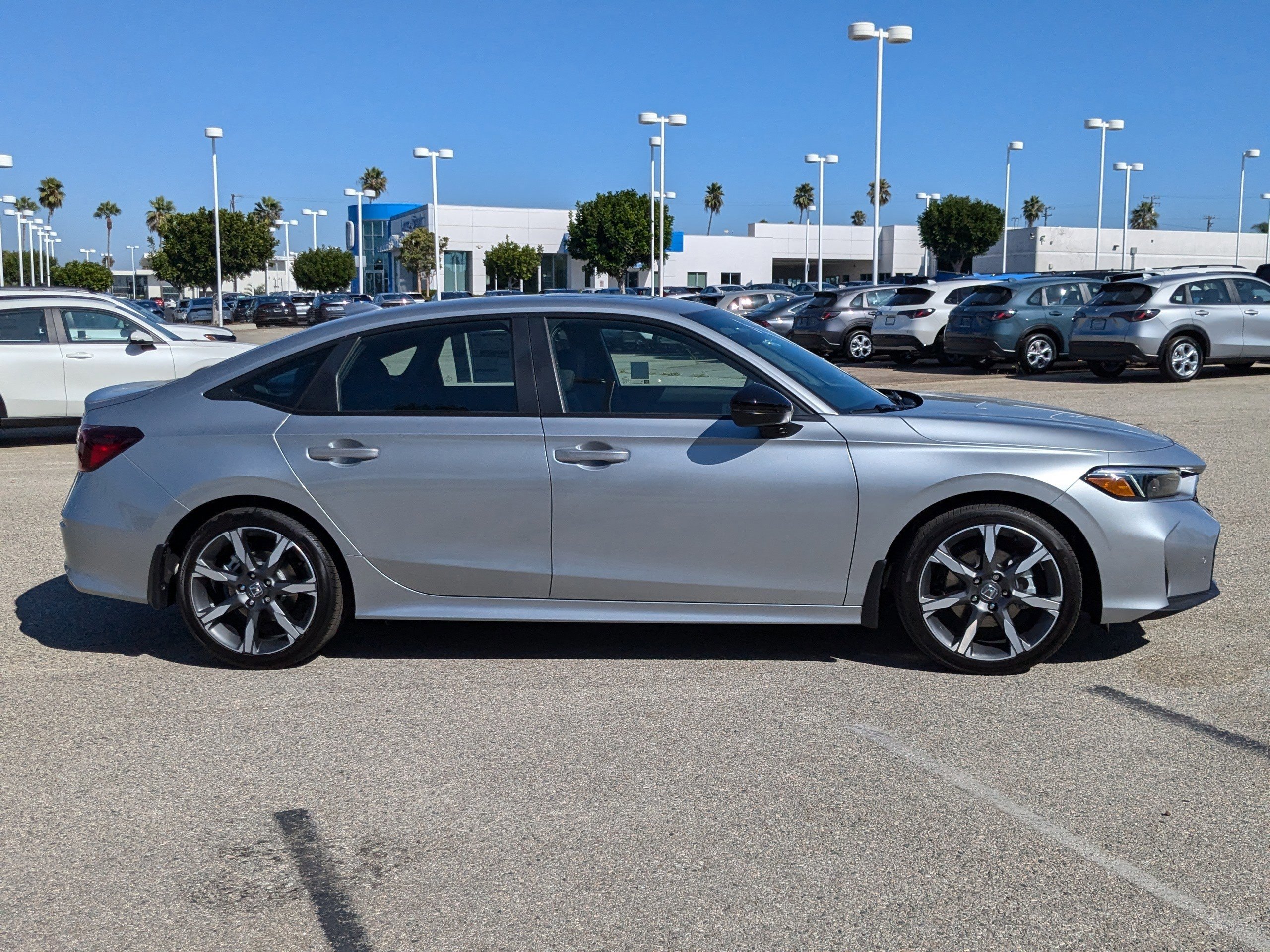 2025 Honda Civic Hybrid Sport Touring photo 3