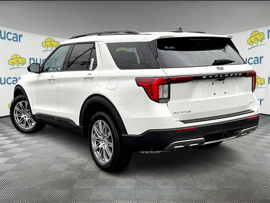 2026 Ford Explorer photo 3