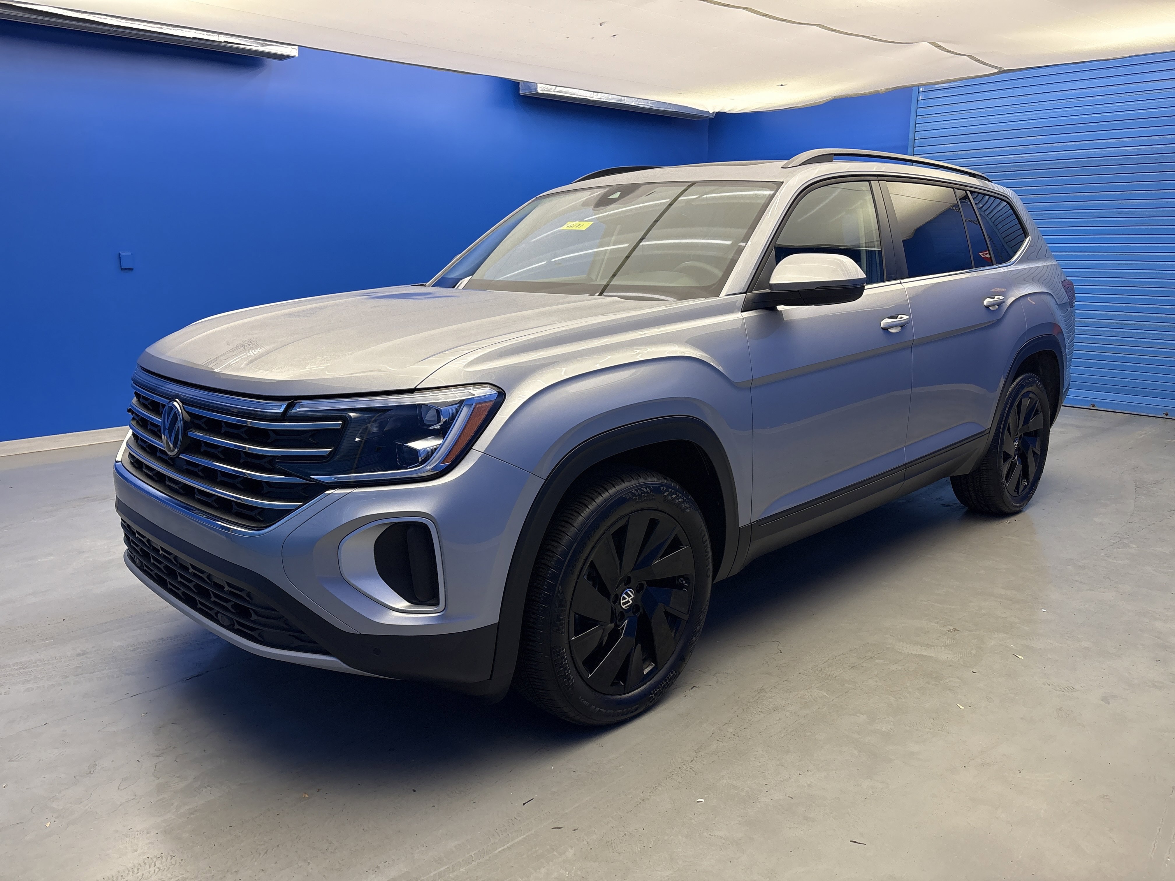 2024 Volkswagen Atlas SE Technology photo 2