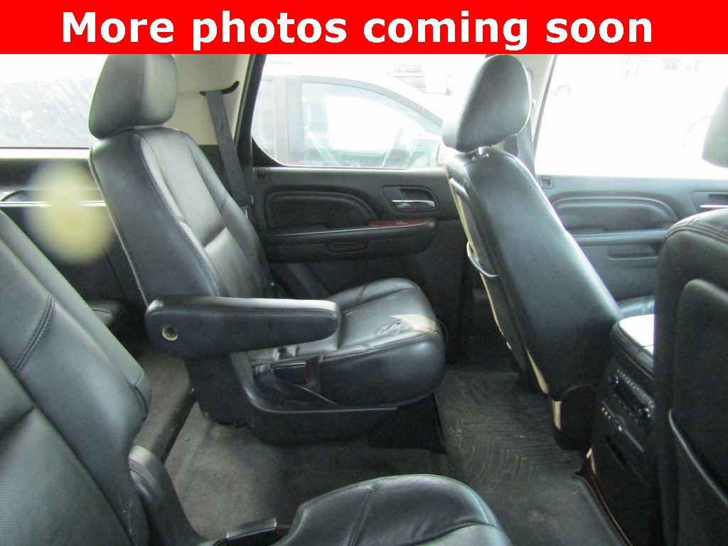 2013 Cadillac Escalade Luxury photo 12