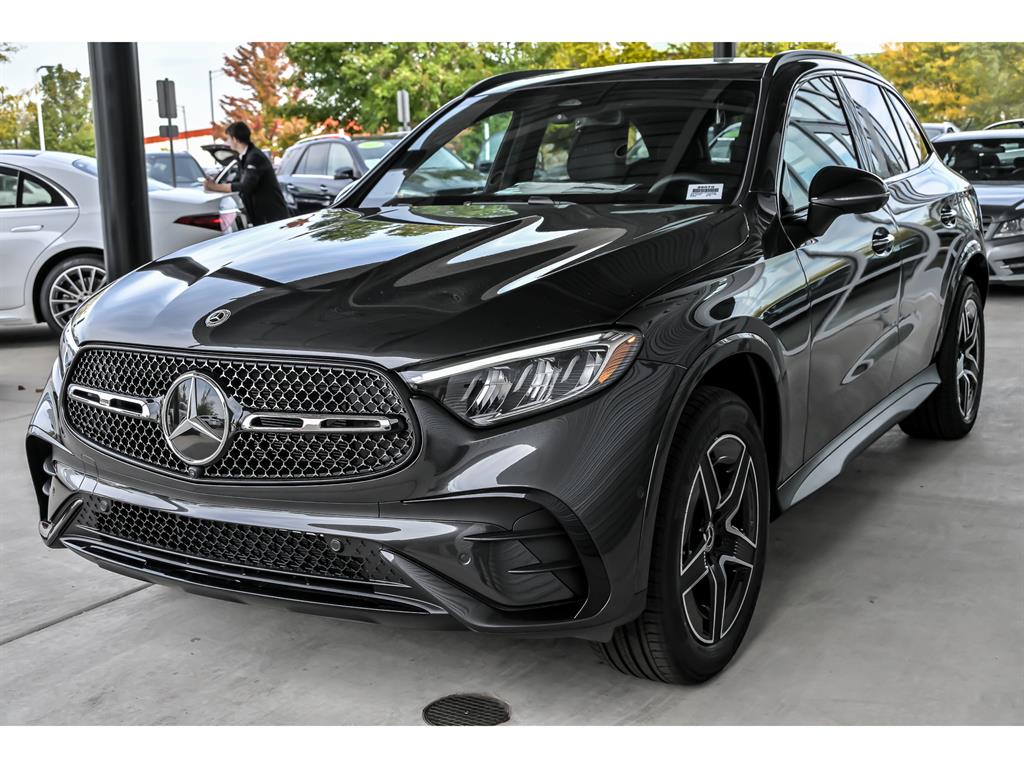 2026 Mercedes Benz GLC 300 4MATIC photo 3