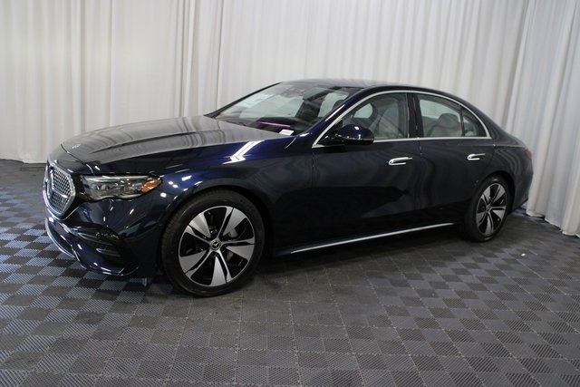 2026 Mercedes Benz GLC 350e 4MATIC photo 3