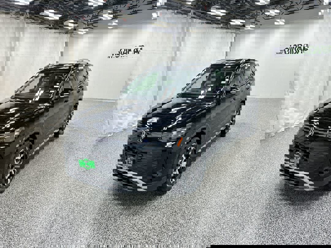 2025 Volkswagen Tiguan SE photo 3