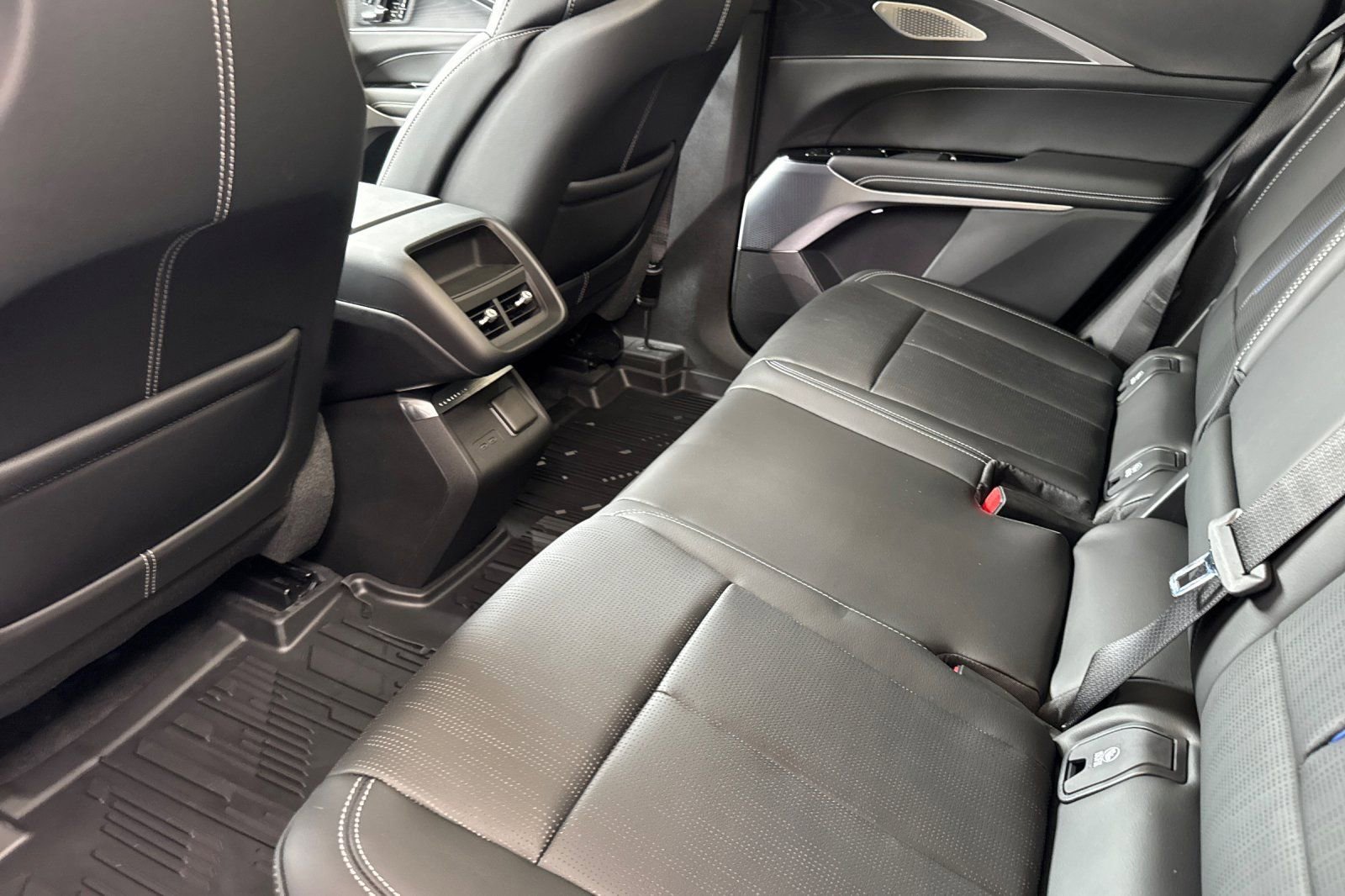 2026 Cadillac Lyriq Sport photo 11