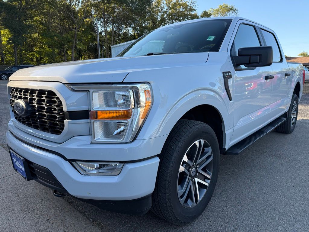 2022 Ford F-150 XL photo 2