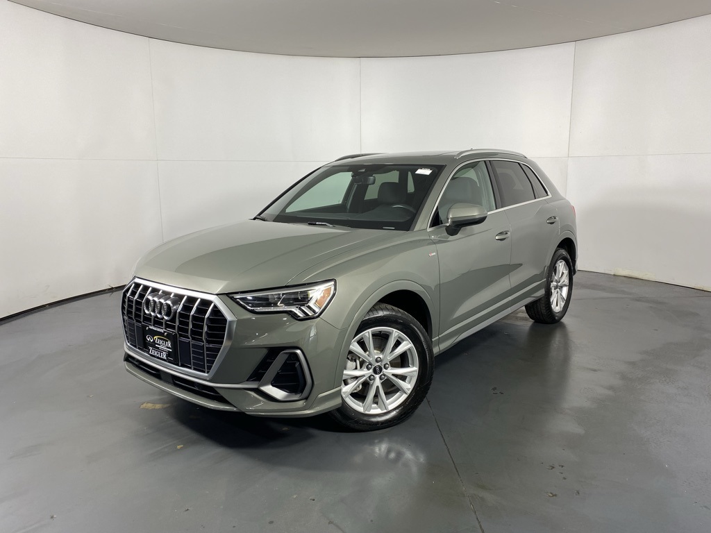 2024 Audi Q3 45 TFSI S line Premium photo 2