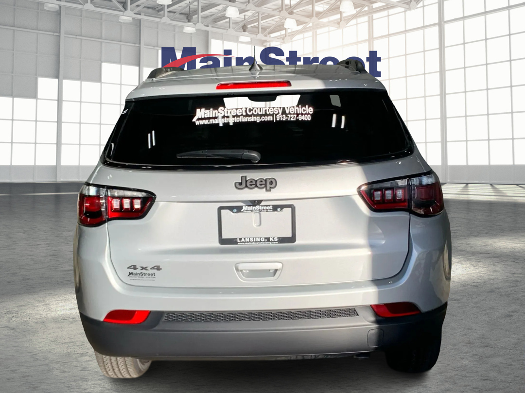 2026 Jeep Compass Latitude Altitude photo 3