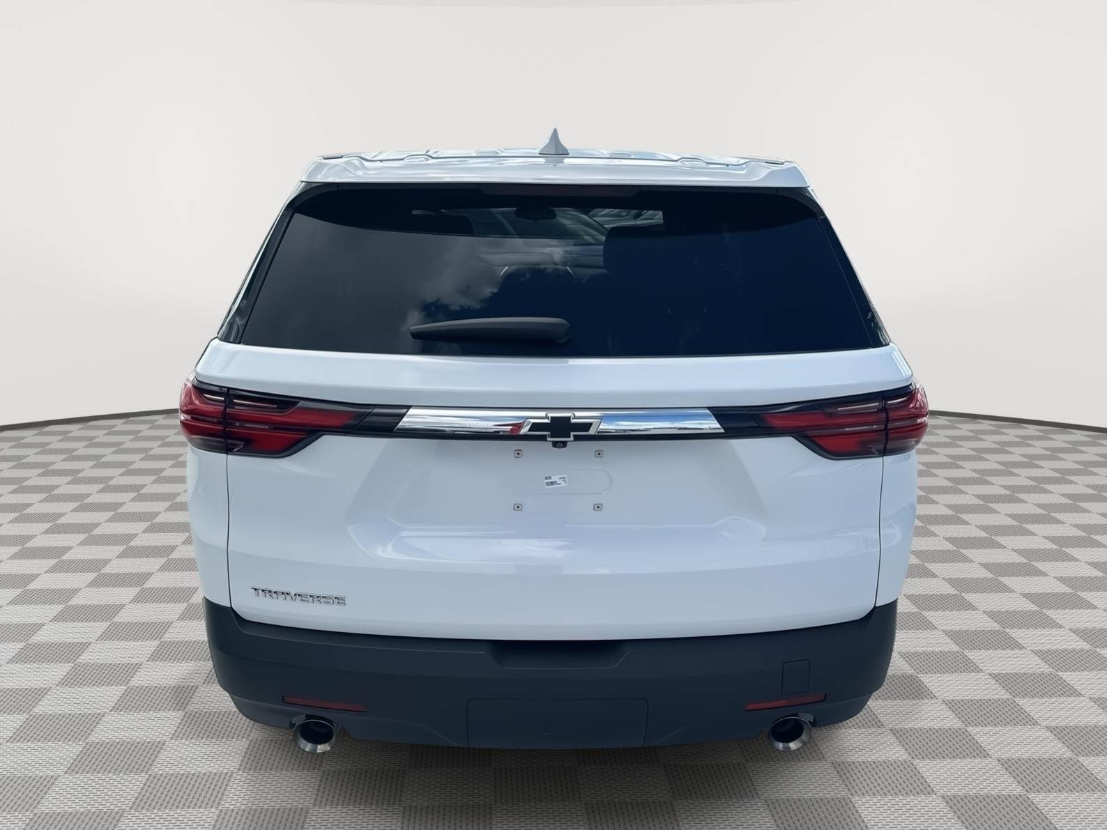 2023 Chevrolet Traverse LS photo 3