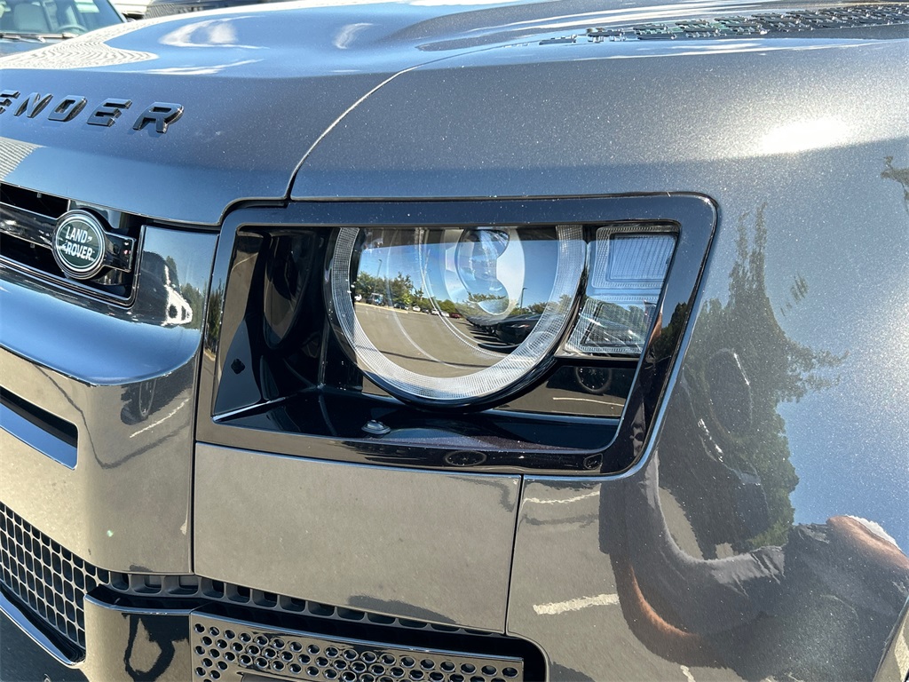 2024 Land Rover Defender 110 X-Dynamic SE photo 7