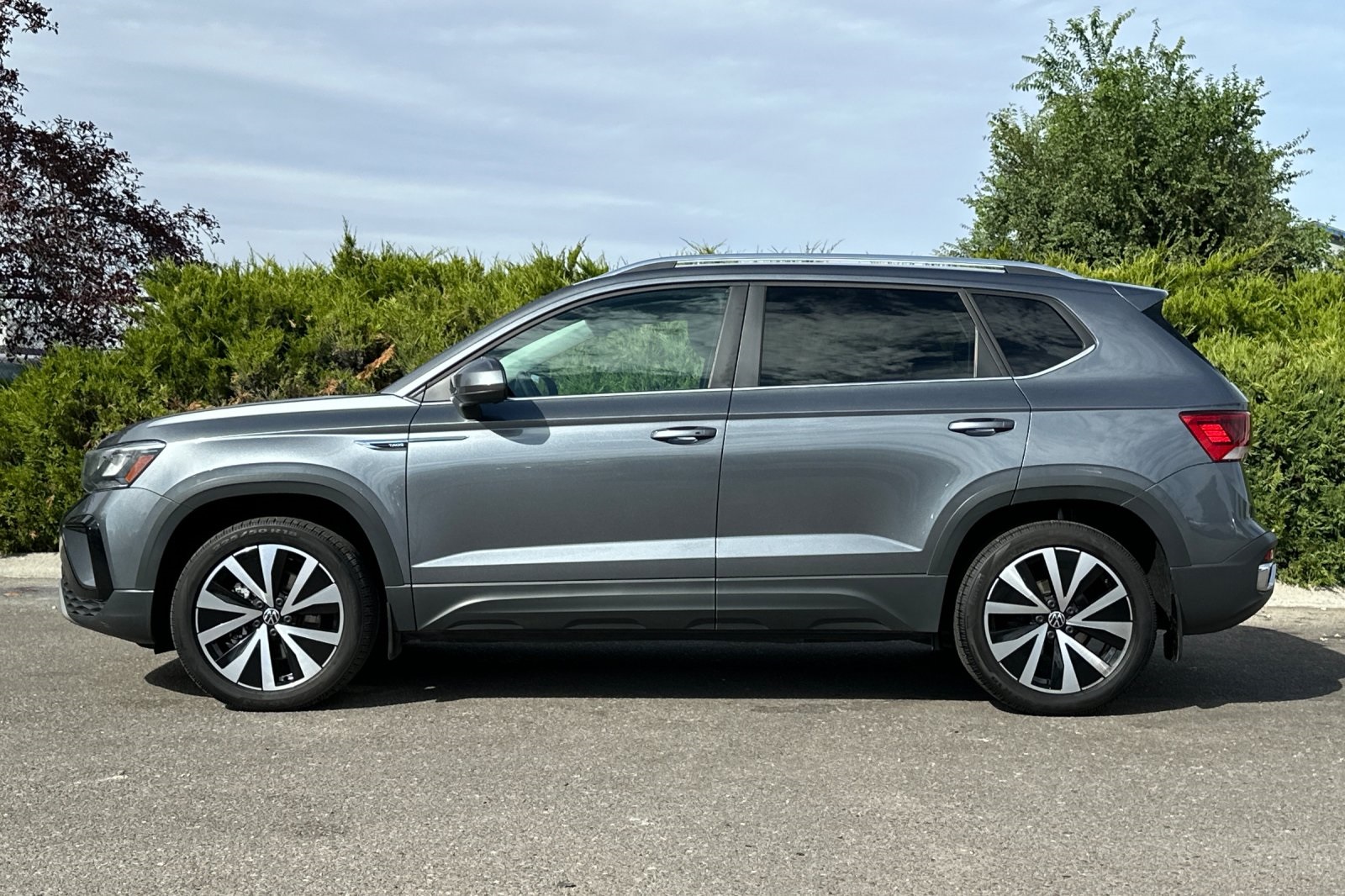 2022 Volkswagen Taos SE photo 6