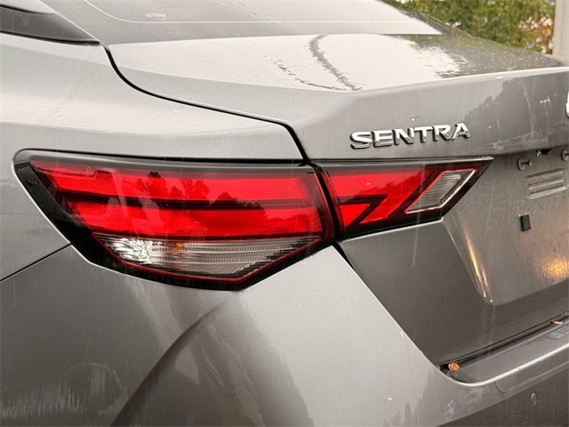 2022 Nissan Sentra S photo 2