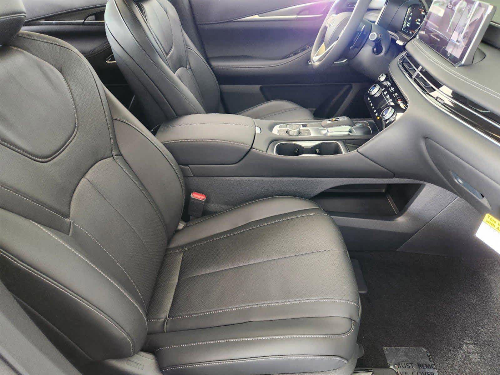 2025 Infiniti QX60 Luxe photo 8