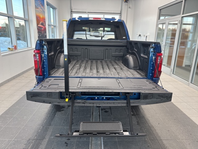 2025 Ford F-150 XLT photo 14