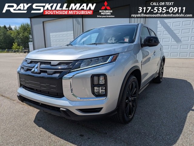 2025 Mitsubishi Outlander Sport LE's photo