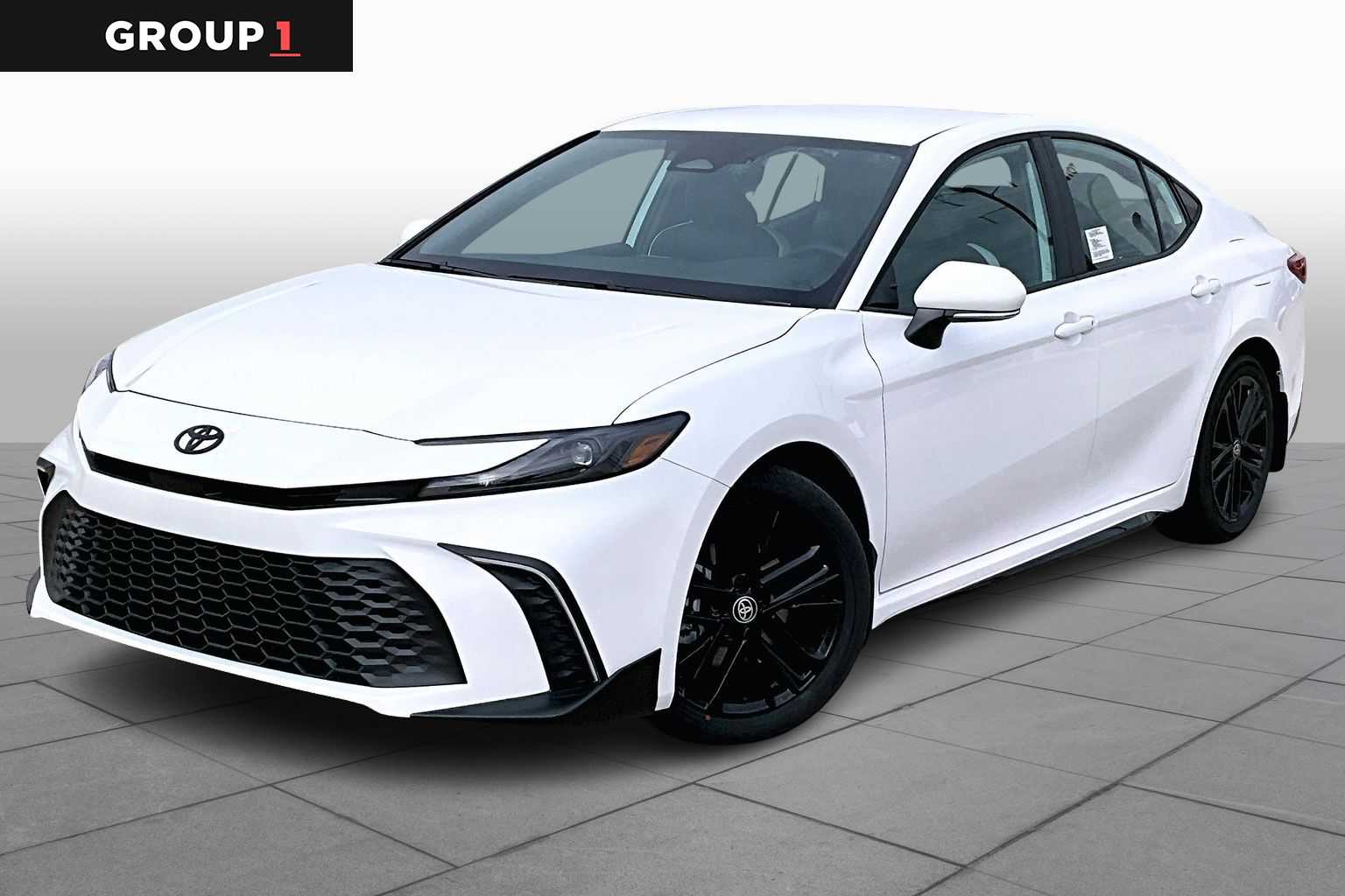 2026 Toyota Camry SE's photo