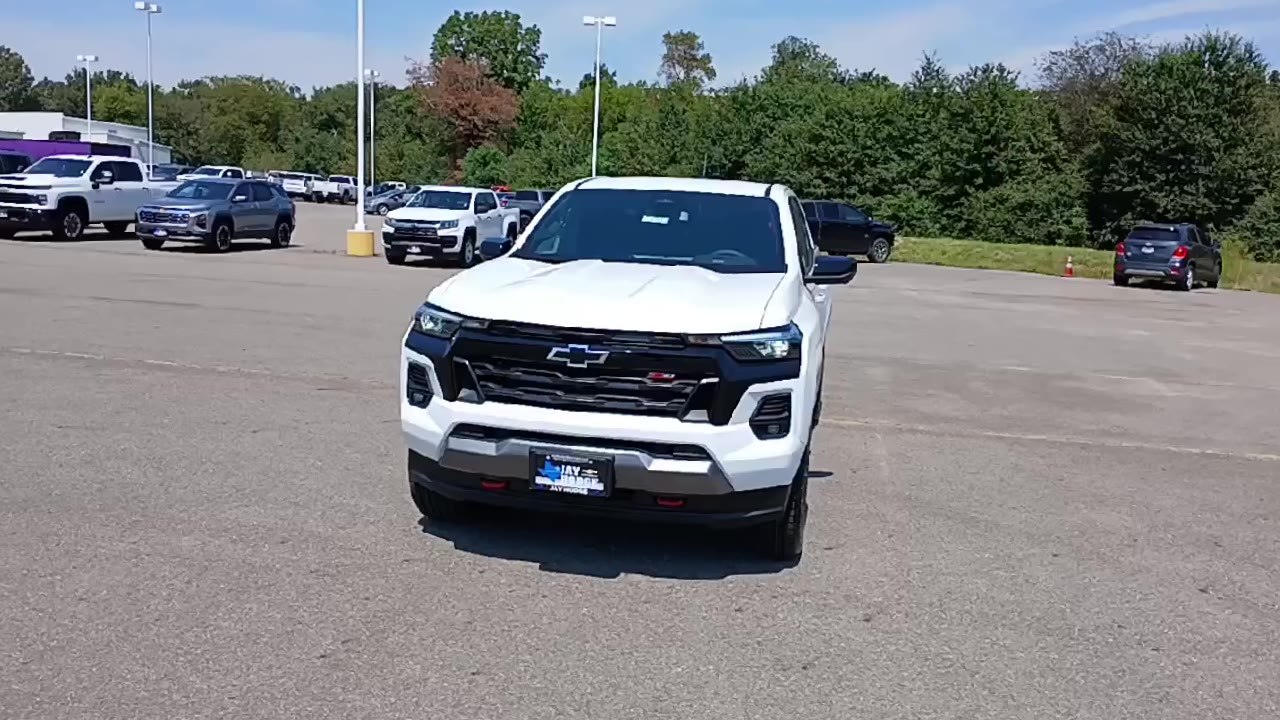 2026 Chevrolet Colorado Z71 photo 2