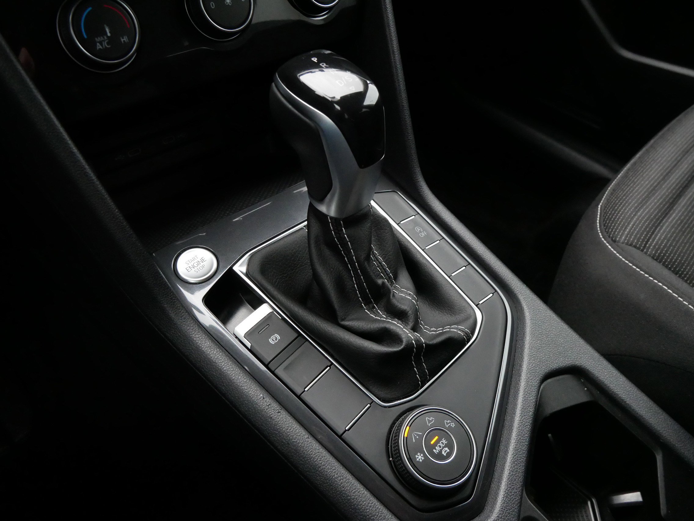 2022 Volkswagen Tiguan S photo 21