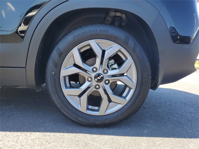 2024 Kia Seltos S photo 3