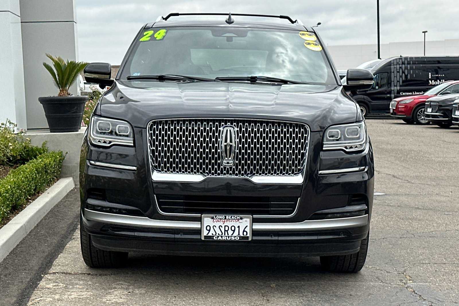 2024 Lincoln Navigator L Reserve photo 7