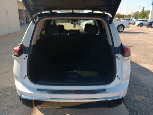 2026 Nissan Rogue Platinum photo 32