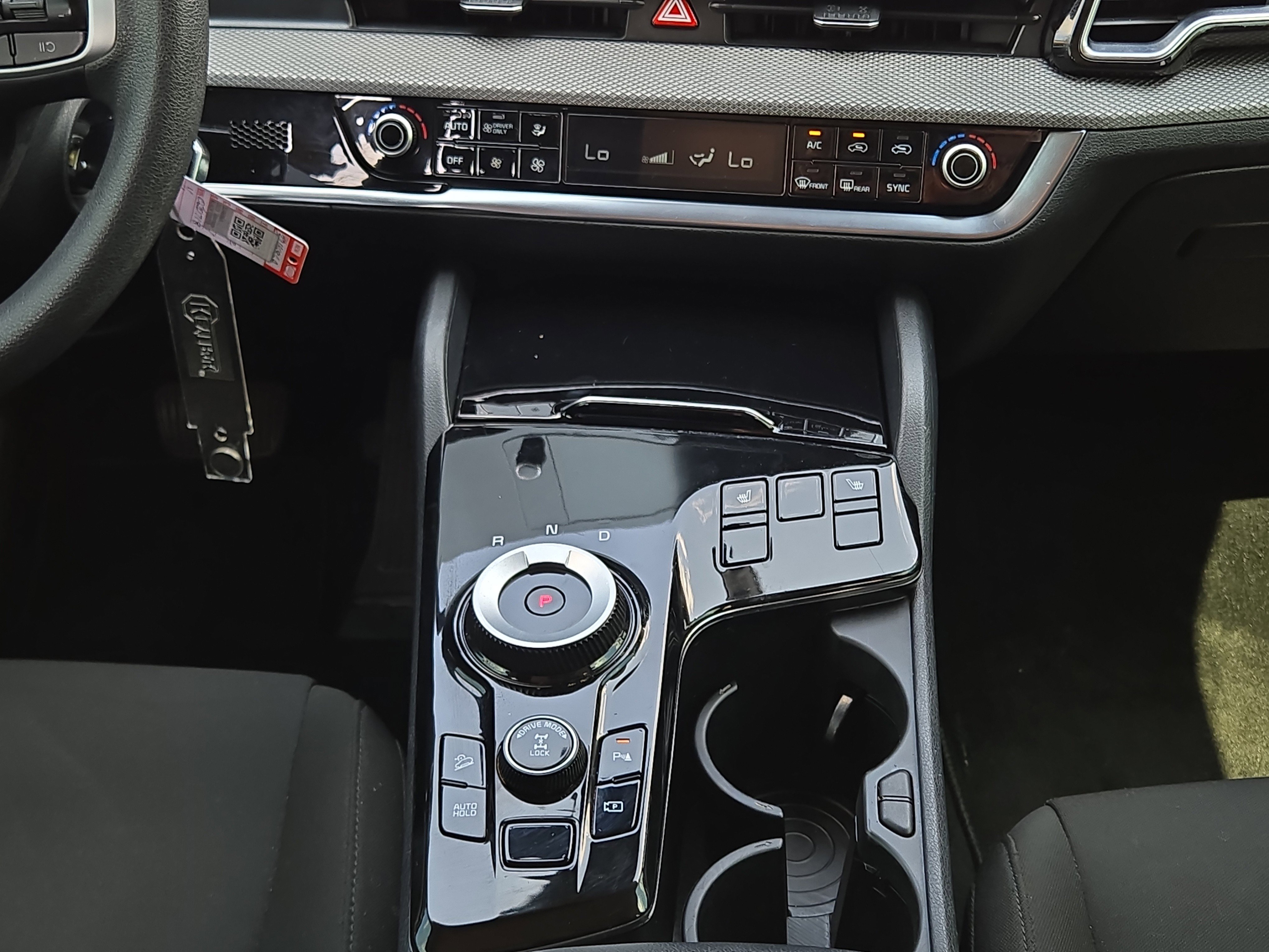 2023 Kia Sportage Hybrid LX photo 2