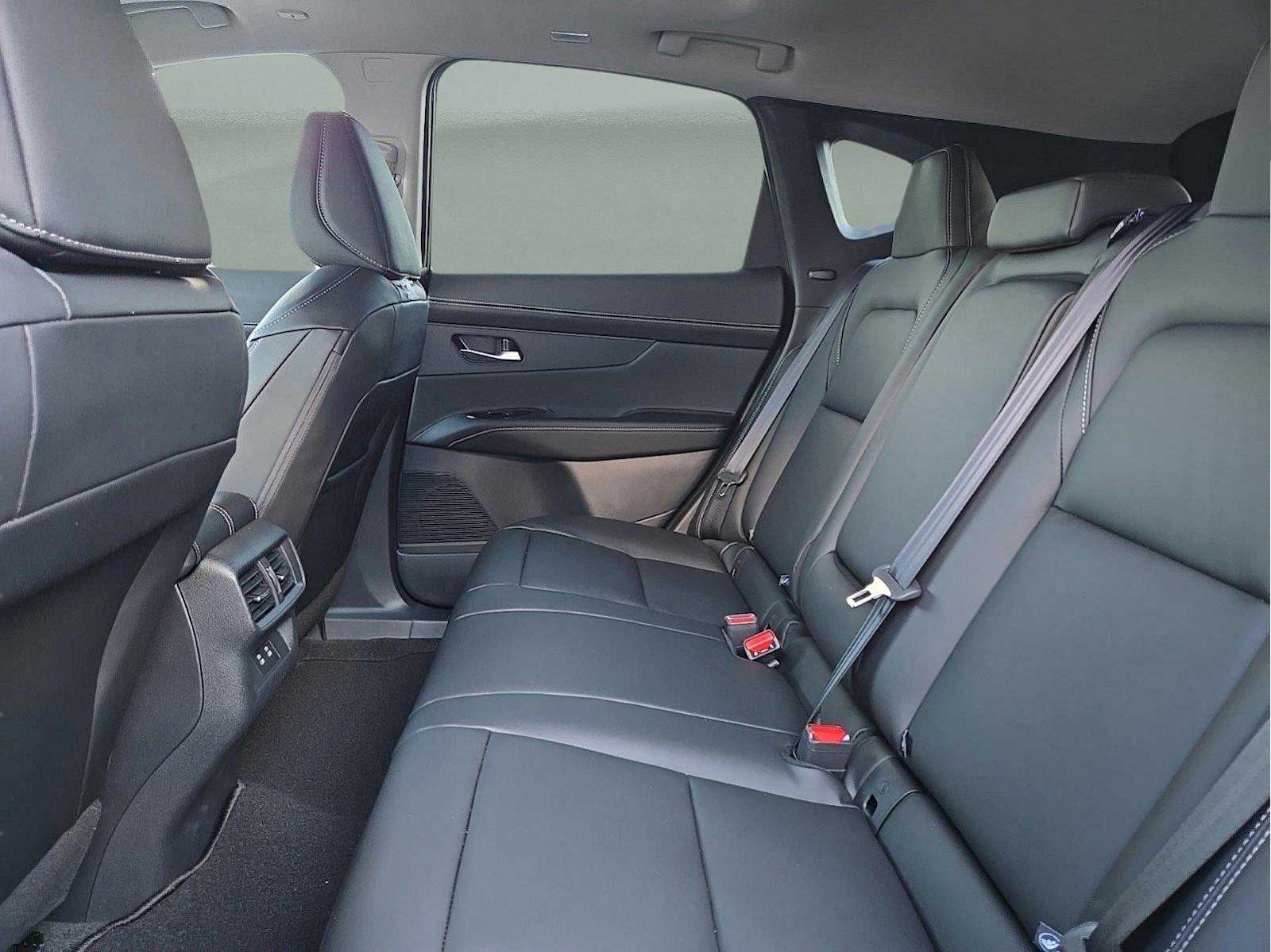 2025 Nissan Murano SL photo 14