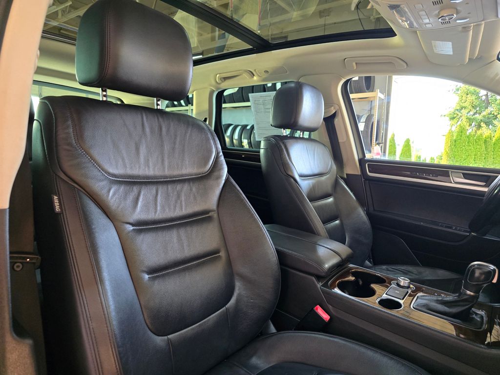 2015 Volkswagen Touareg V6 FSI TDI Hybrid photo 26
