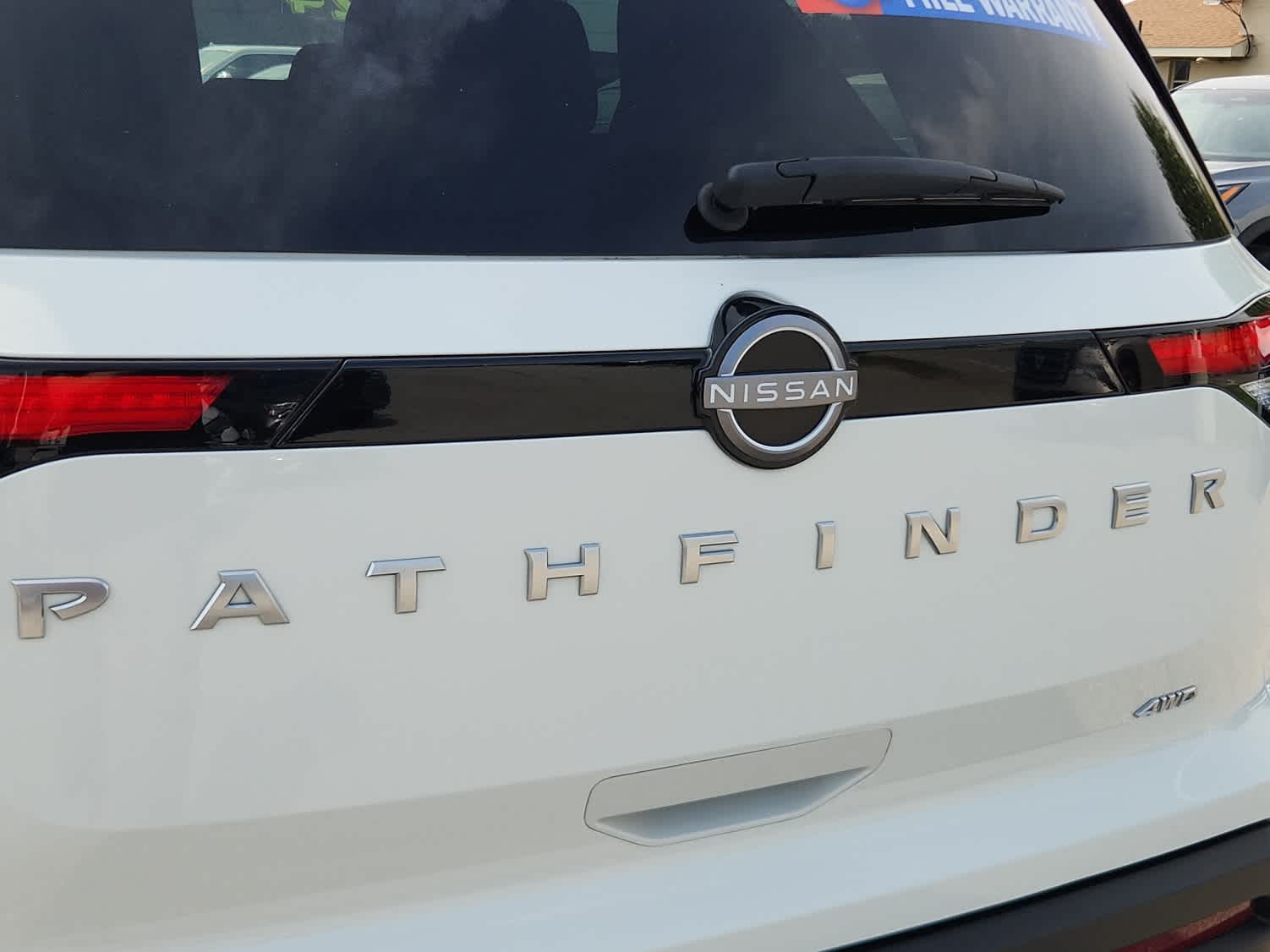 2024 Nissan Pathfinder S photo 18