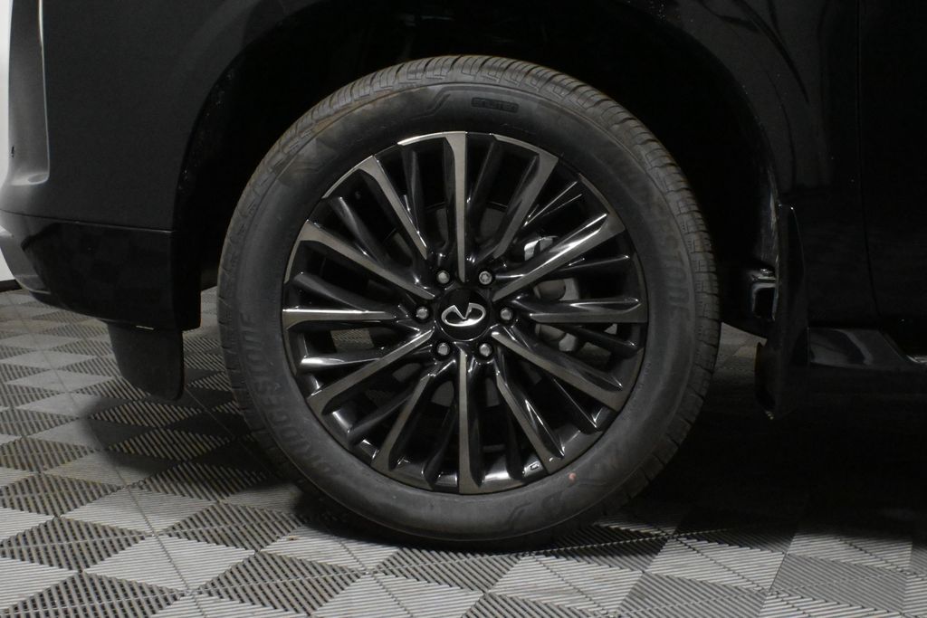2025 Infiniti QX80 photo 11
