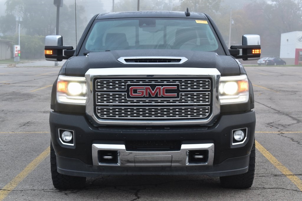 Used 2019 GMC Sierra 2500 Denali HD Denali with VIN 1GT12SEY8KF121030 for sale in Kansas City