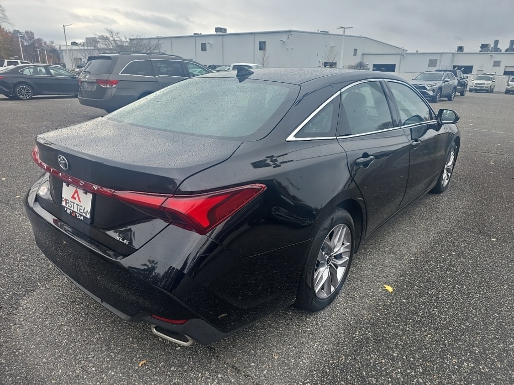2021 Toyota Avalon XLE photo 3