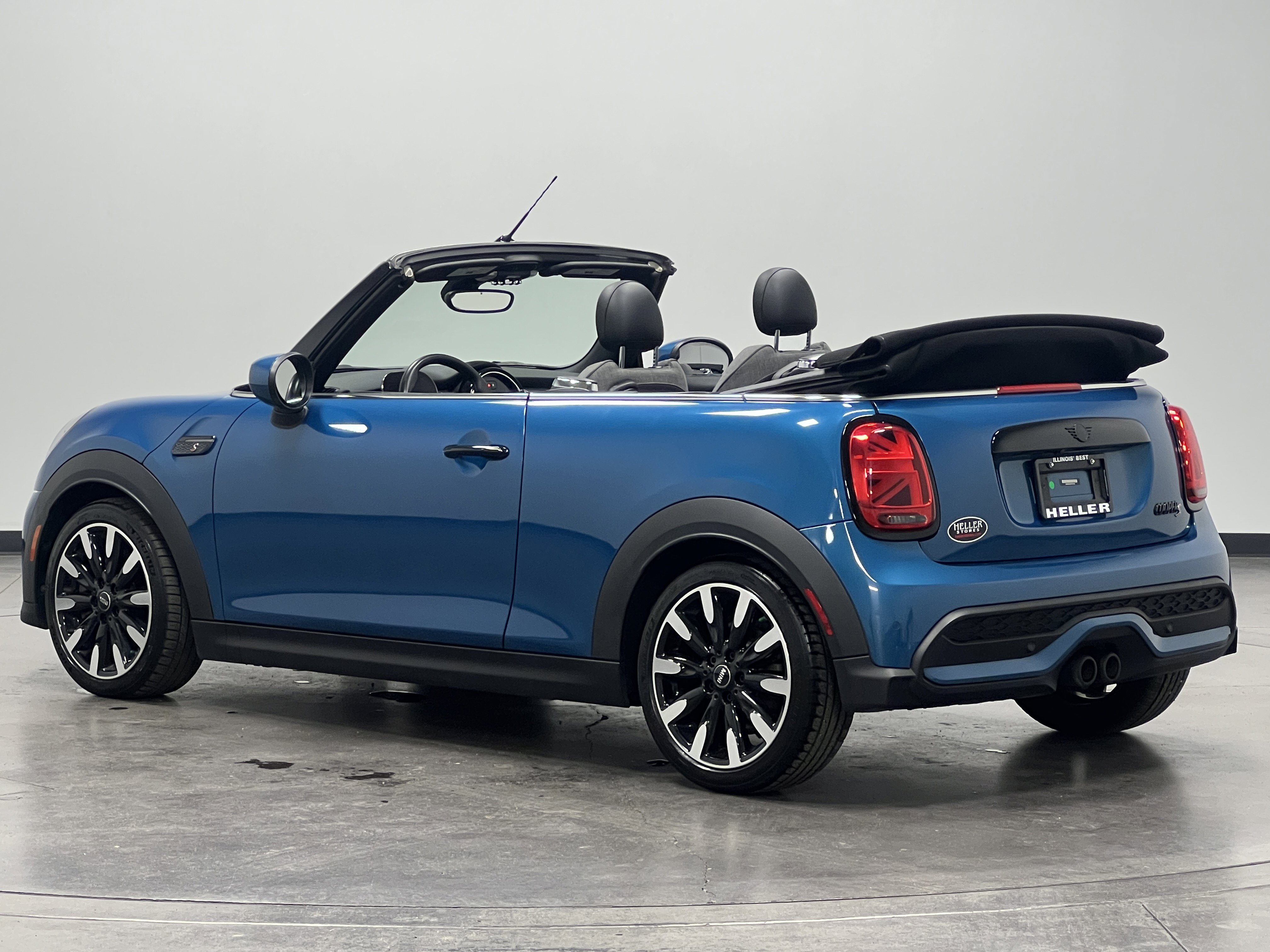 2023 Mini Cooper Convertible S photo 5