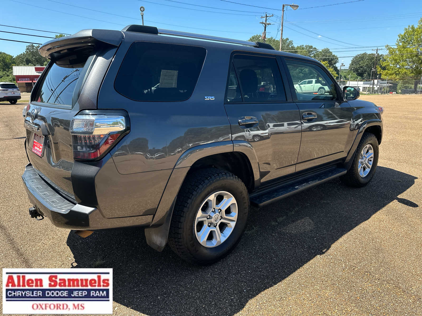 2019 Toyota 4Runner SR5 photo 5