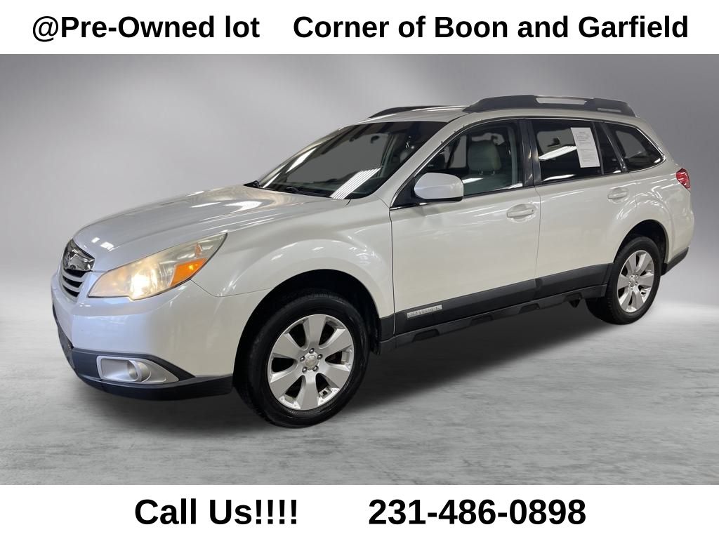 2012 Subaru Outback Premium's photo