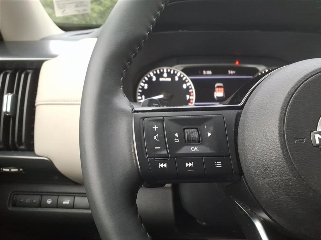 2023 Nissan Pathfinder SL photo 15