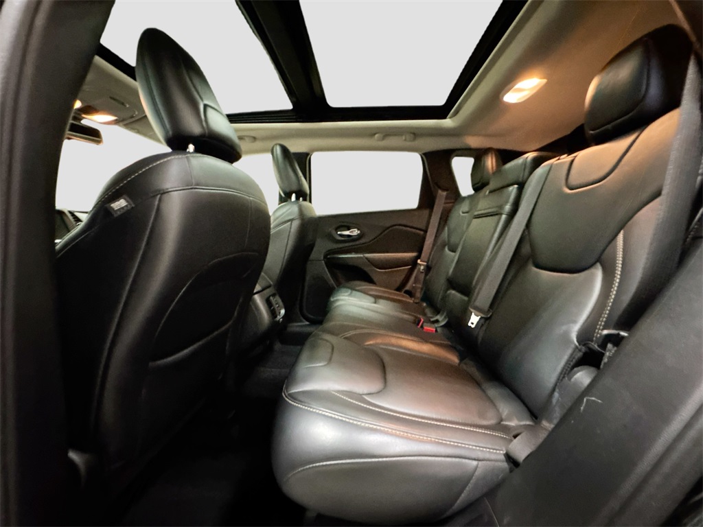 2016 Jeep Cherokee Limited photo 13