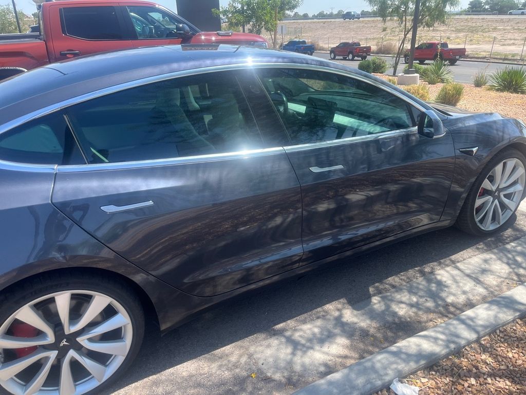 2019 Tesla Model 3 Performance photo 12