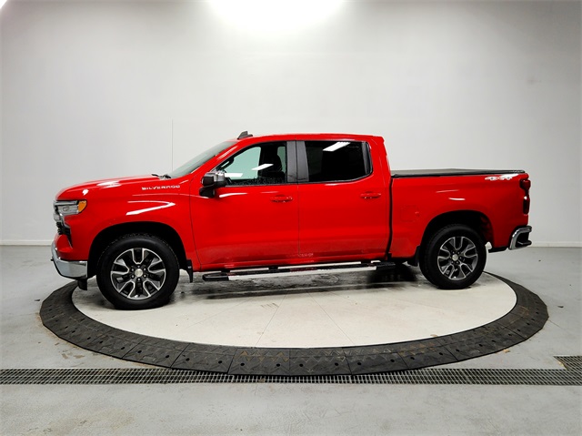 2022 Chevrolet Silverado 1500 LT photo 4