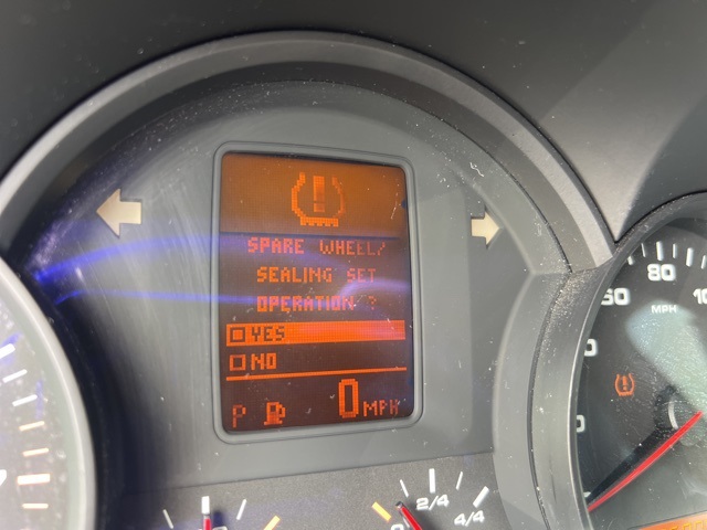 2010 Porsche Cayenne Base photo 19