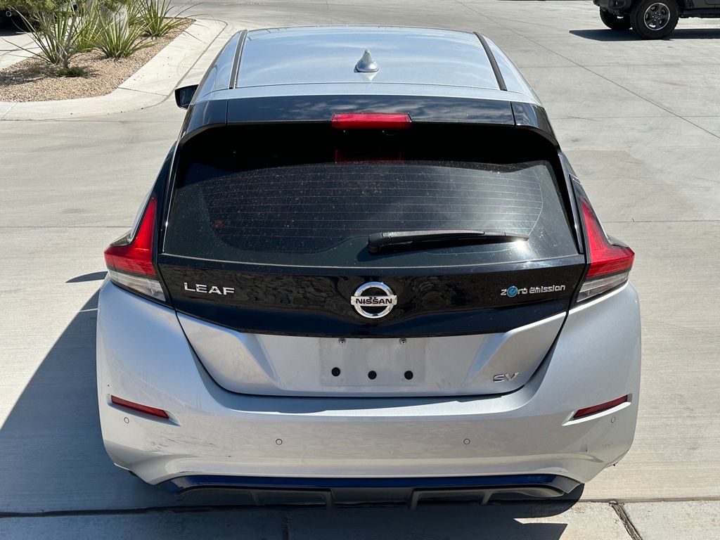 2022 Nissan Leaf SV photo 3