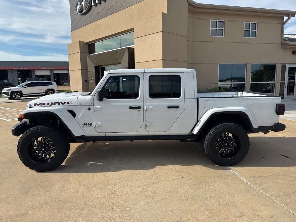 2021 Jeep Gladiator Mojave photo 2