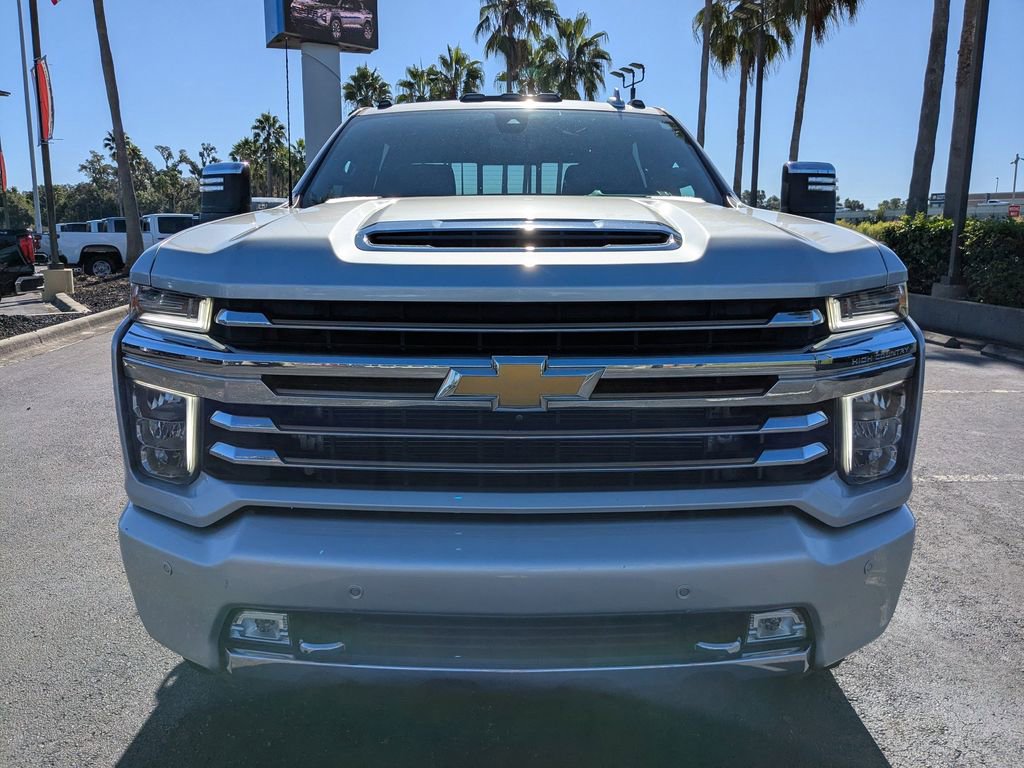 2021 Chevrolet Silverado High Country photo 3